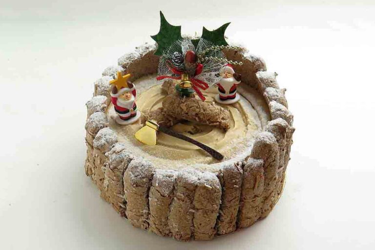 Charlotte Christmas cake